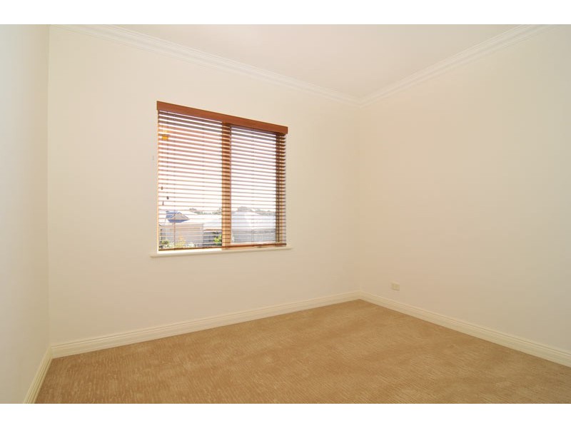 2 Len Howard Drive, Erskine WA 6210