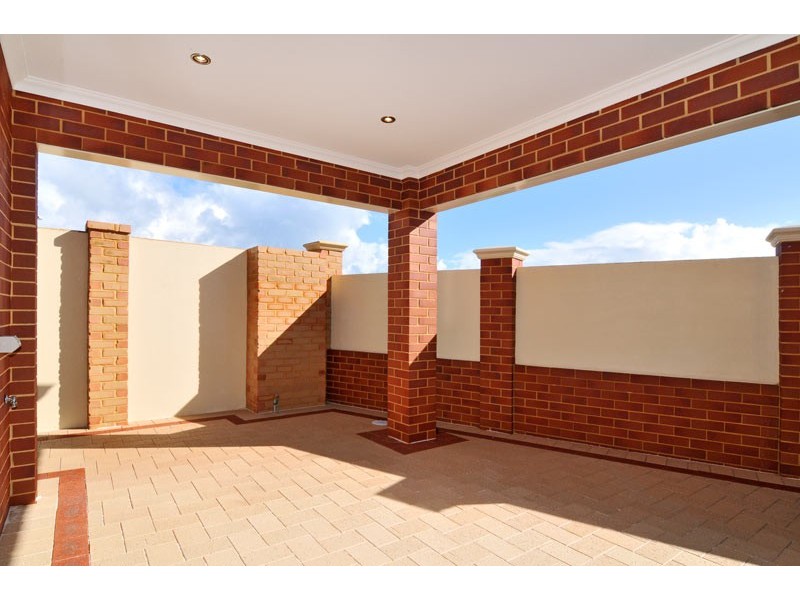 2 Len Howard Drive, Erskine WA 6210