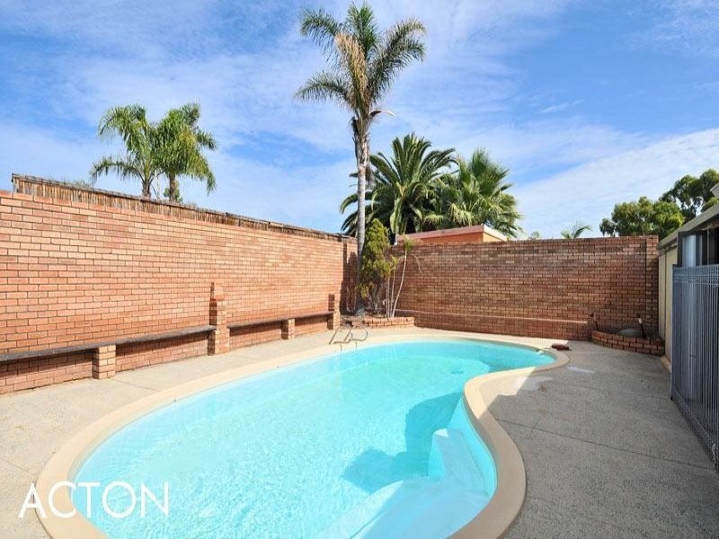 62 Mclarty Road, Halls Head WA 6210