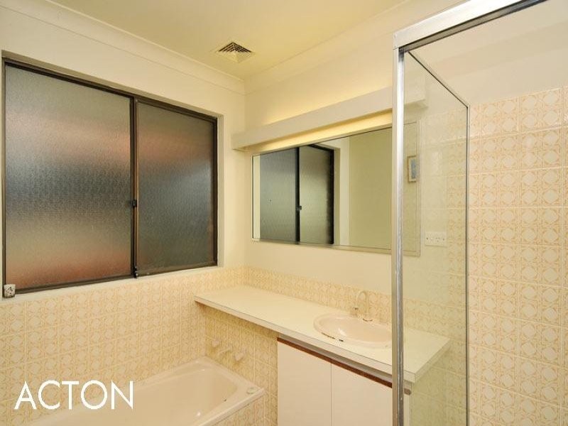 62 Mclarty Road, Halls Head WA 6210