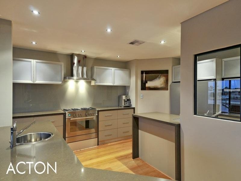27 Ragamuffin Point, Halls Head WA 6210
