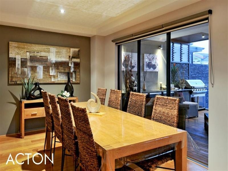 27 Ragamuffin Point, Halls Head WA 6210