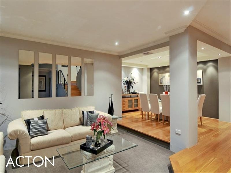 27 Ragamuffin Point, Halls Head WA 6210