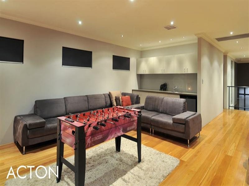 27 Ragamuffin Point, Halls Head WA 6210