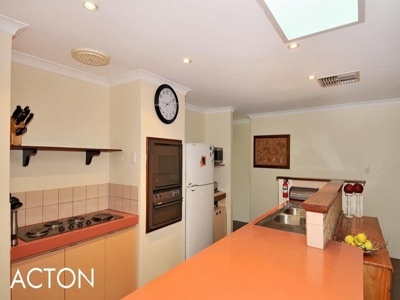 16 Duncan Road, Coodanup WA 6210