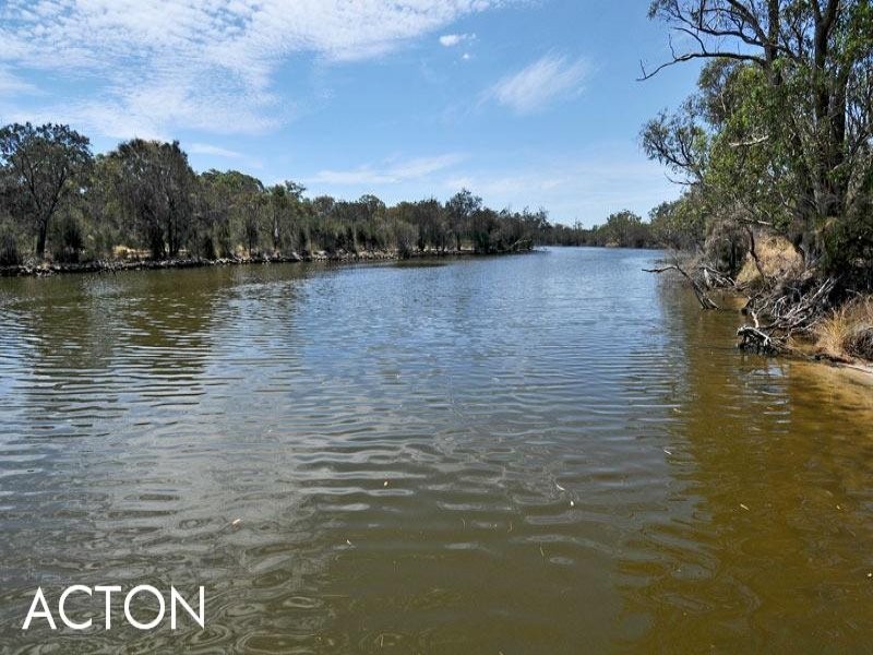 81 Caponi Road, Barragup WA 6209