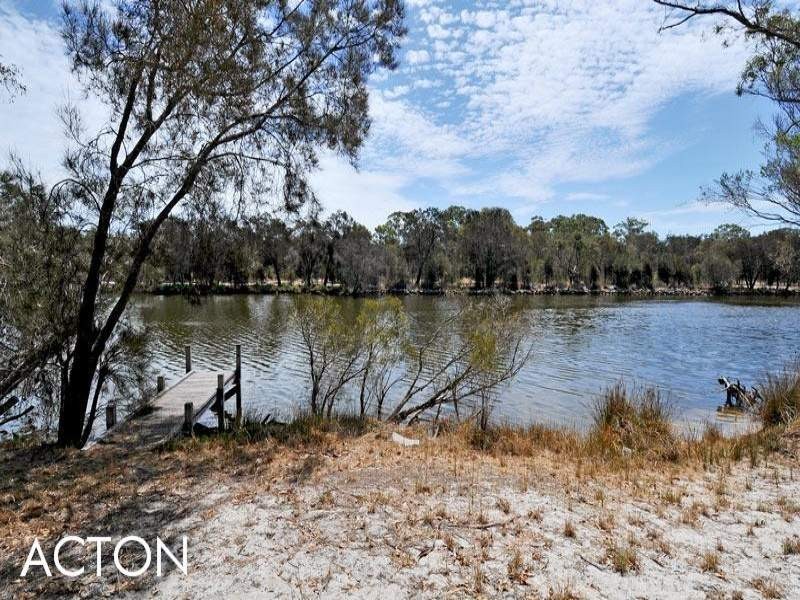 81 Caponi Road, Barragup WA 6209