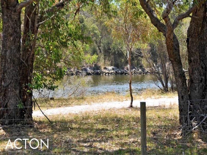 81 Caponi Road, Barragup WA 6209