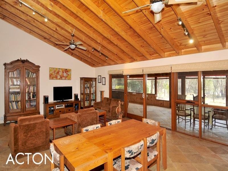 81 Caponi Road, Barragup WA 6209
