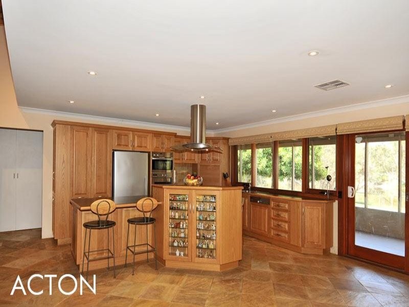 81 Caponi Road, Barragup WA 6209