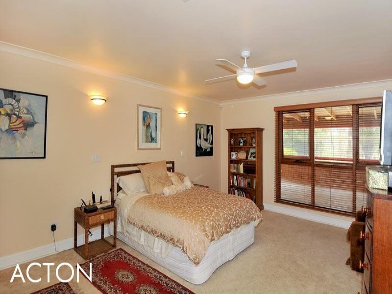 81 Caponi Road, Barragup WA 6209
