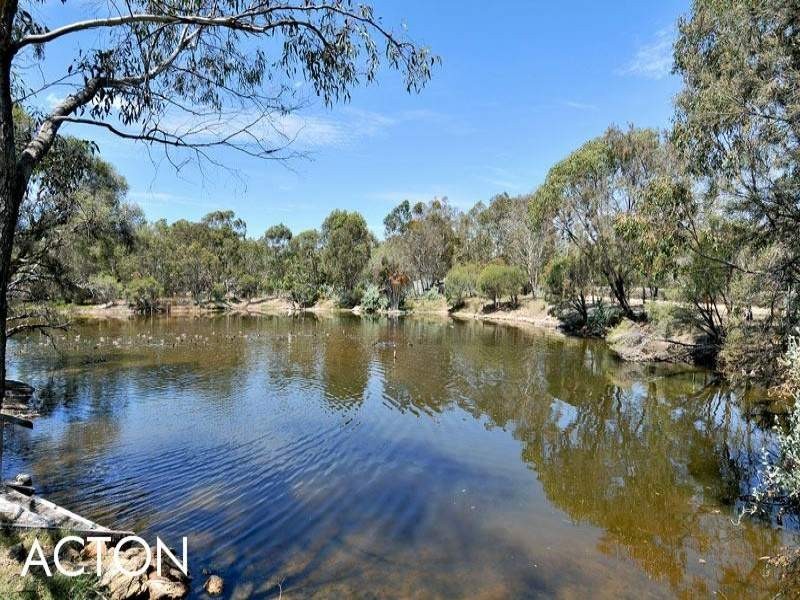 81 Caponi Road, Barragup WA 6209
