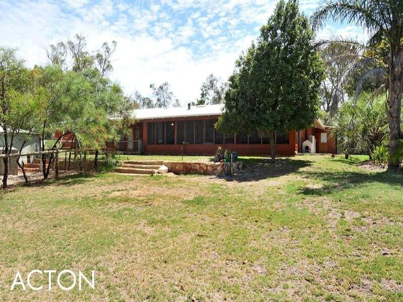 81 Caponi Road, Barragup WA 6209