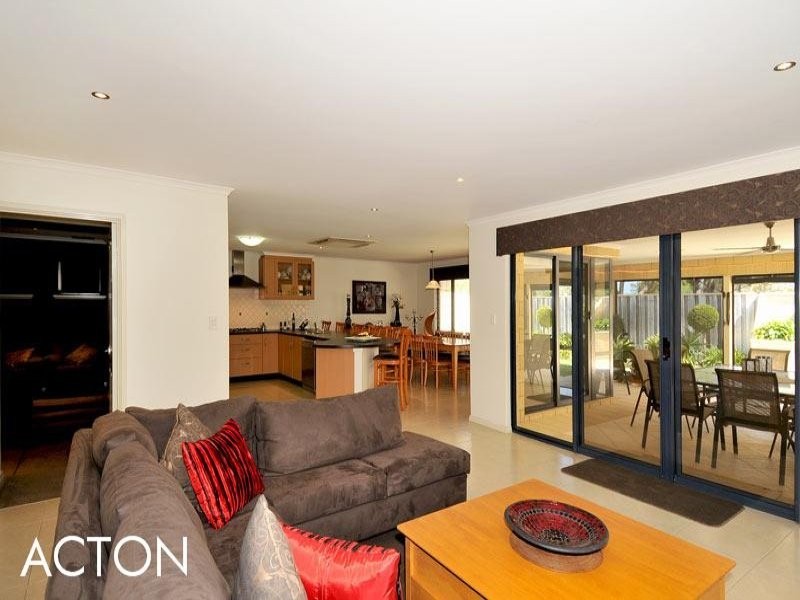 27 Cervantes Drive, Erskine WA 6210