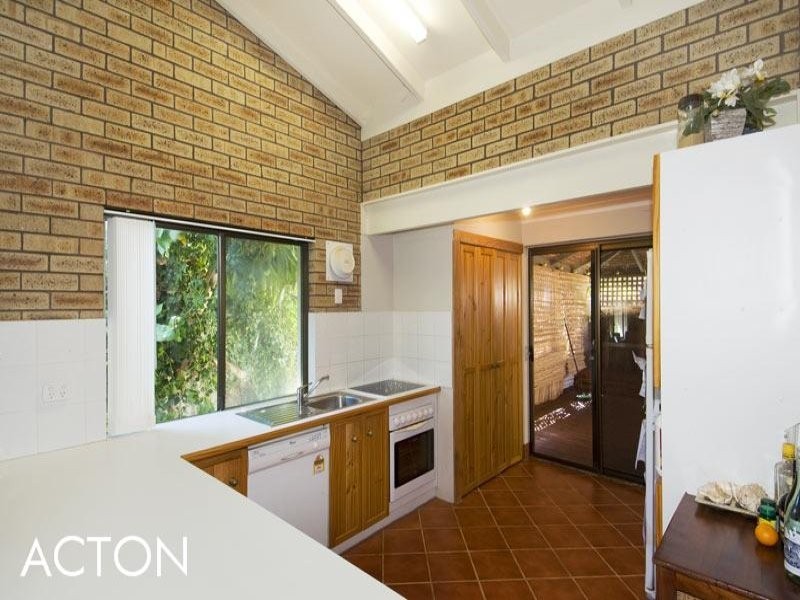 B/98 Janis Street, Halls Head WA 6210