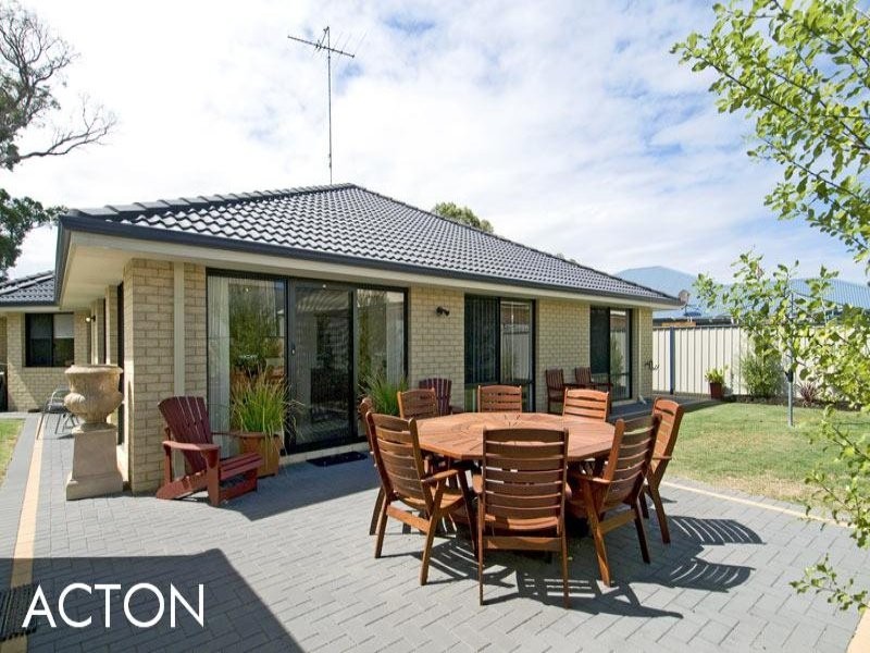 11 Jester Parkway, Meadow Springs WA 6210