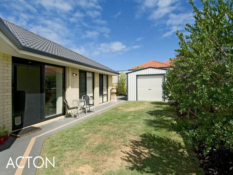 11 Jester Parkway, Meadow Springs WA 6210