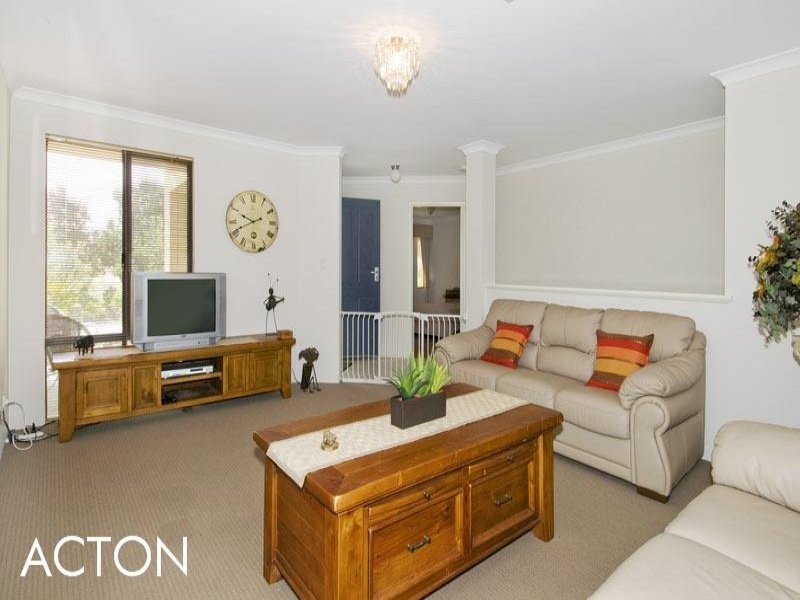 11 Jester Parkway, Meadow Springs WA 6210