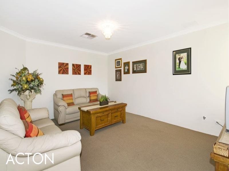 11 Jester Parkway, Meadow Springs WA 6210