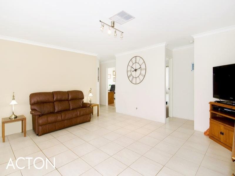 11 Jester Parkway, Meadow Springs WA 6210