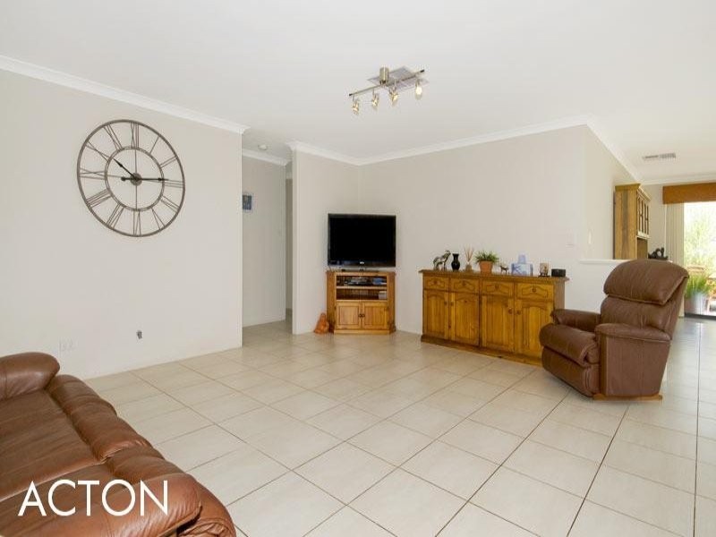 11 Jester Parkway, Meadow Springs WA 6210