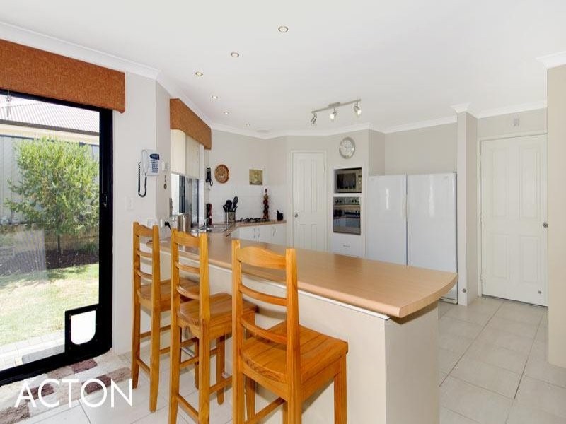 11 Jester Parkway, Meadow Springs WA 6210