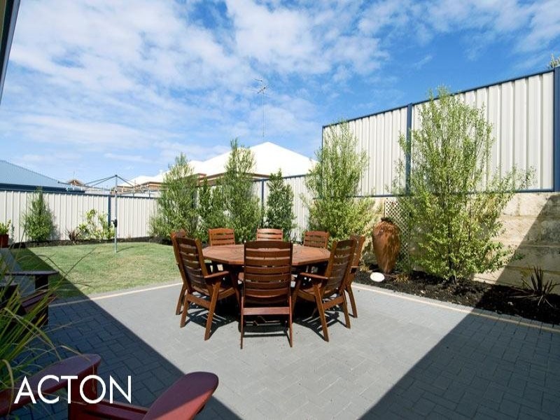 11 Jester Parkway, Meadow Springs WA 6210