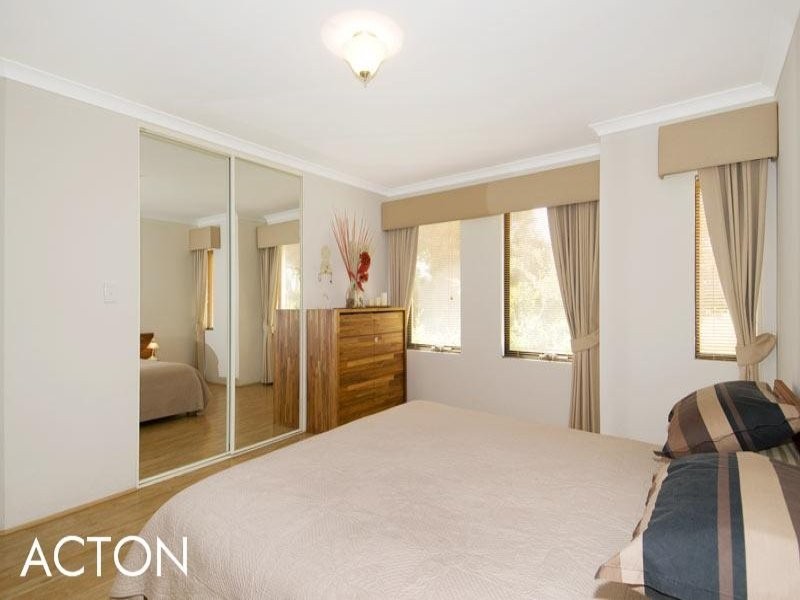 11 Jester Parkway, Meadow Springs WA 6210