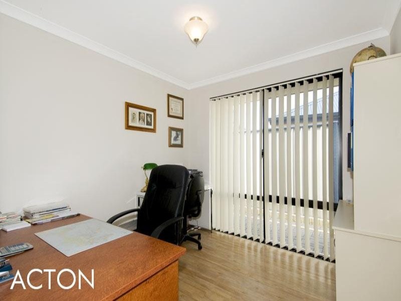 11 Jester Parkway, Meadow Springs WA 6210