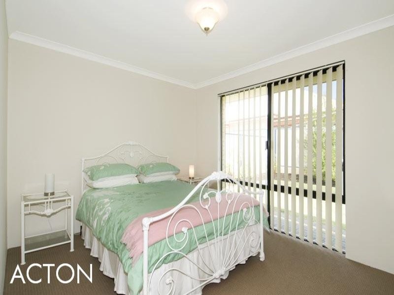 11 Jester Parkway, Meadow Springs WA 6210