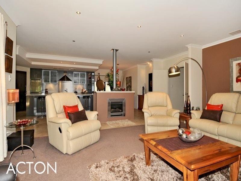 24 Grandmere Parade, Meadow Springs WA 6210