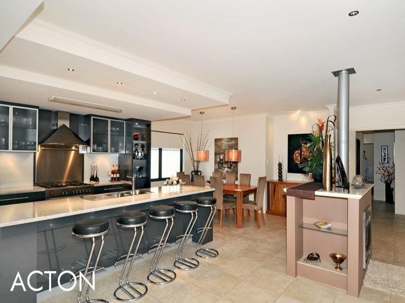 24 Grandmere Parade, Meadow Springs WA 6210