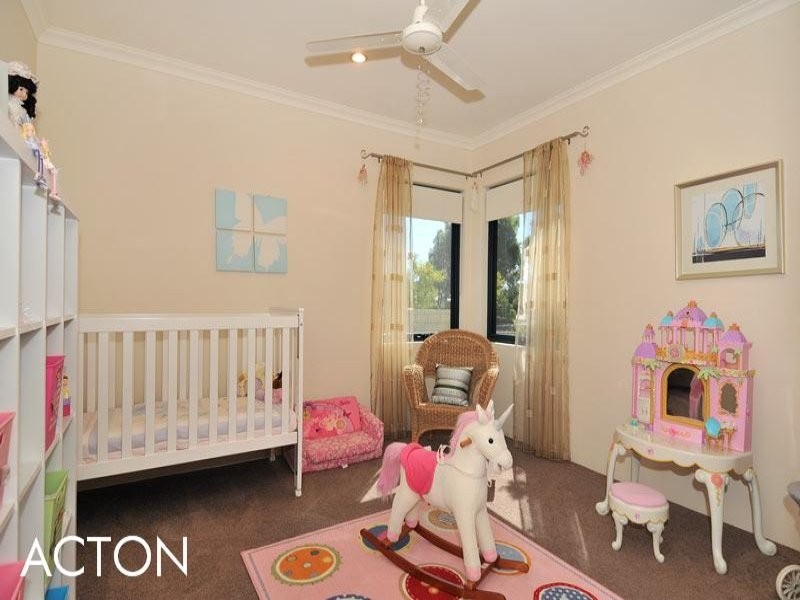 24 Grandmere Parade, Meadow Springs WA 6210