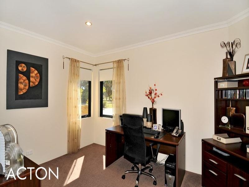 24 Grandmere Parade, Meadow Springs WA 6210