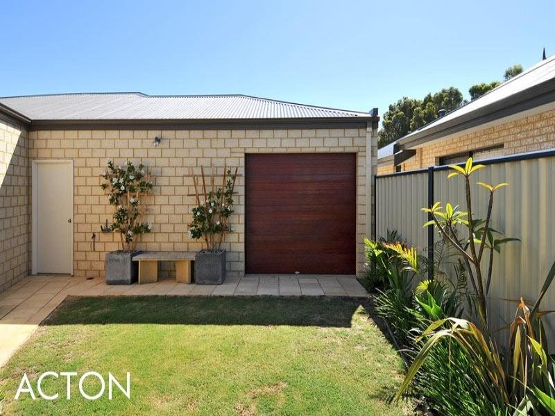 24 Grandmere Parade, Meadow Springs WA 6210