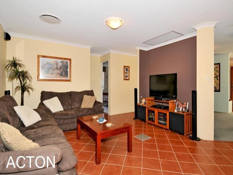 7 Lilac Green, Halls Head WA 6210