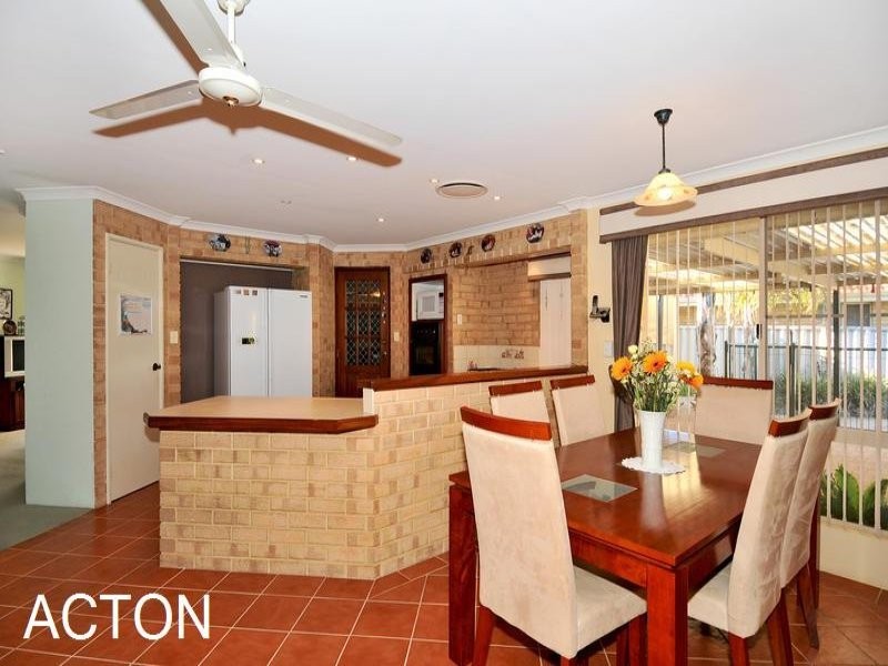 7 Lilac Green, Halls Head WA 6210