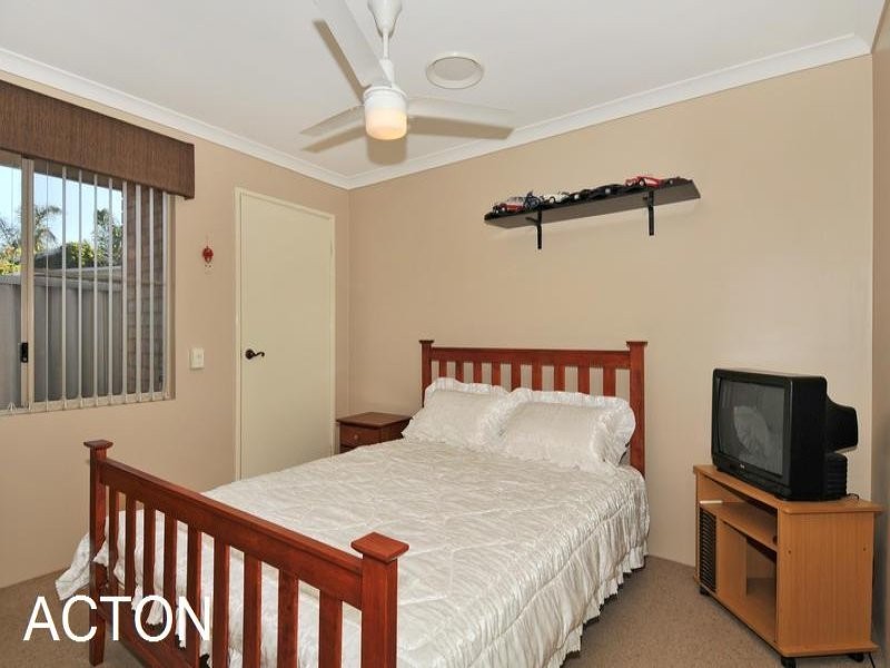 7 Lilac Green, Halls Head WA 6210