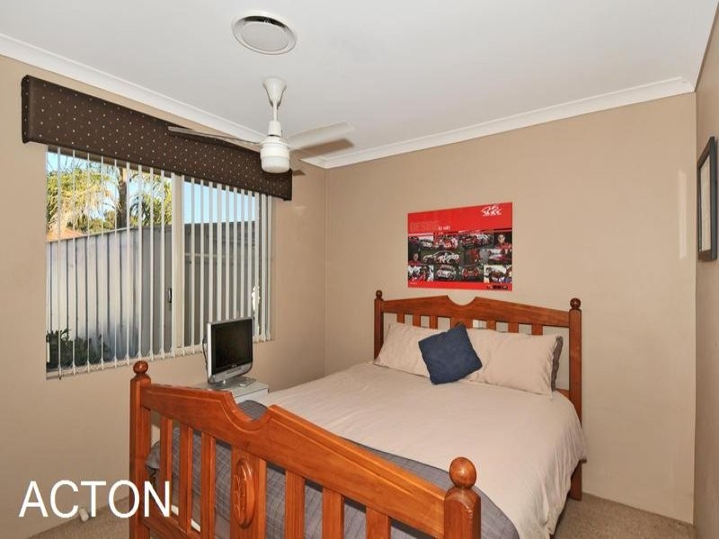 7 Lilac Green, Halls Head WA 6210