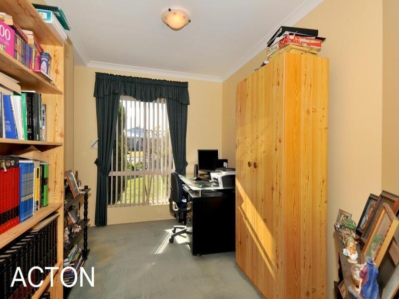 7 Lilac Green, Halls Head WA 6210