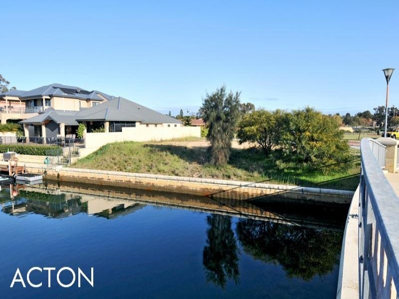 16 Syrenka Turn, Halls Head WA 6210