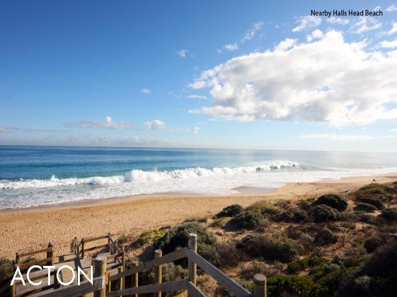 50 Boardwalk Boulevard, Halls Head WA 6210