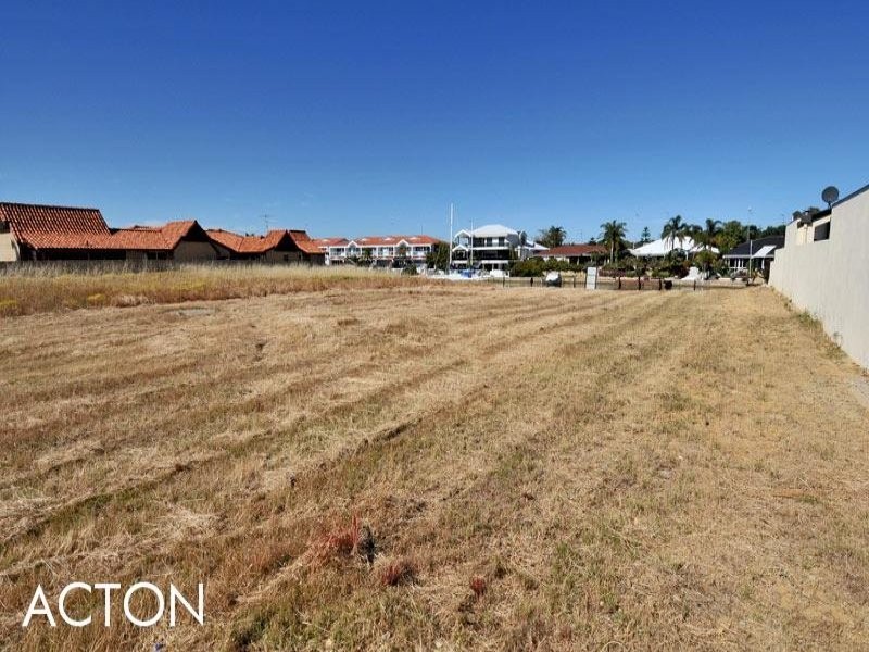 2 Cambria Island Retreat, Halls Head WA 6210