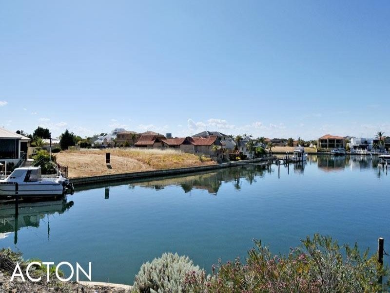 2 Cambria Island Retreat, Halls Head WA 6210