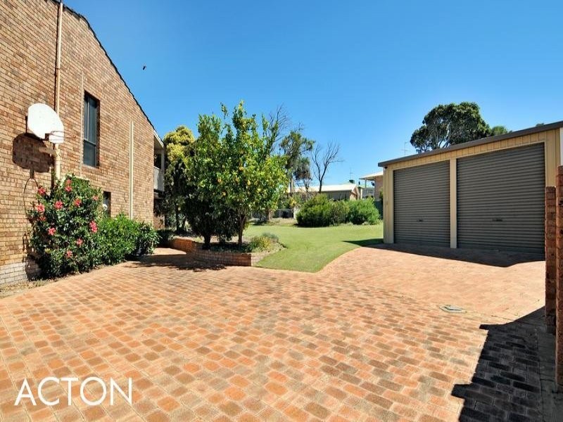 4 Flinton Court, Halls Head WA 6210