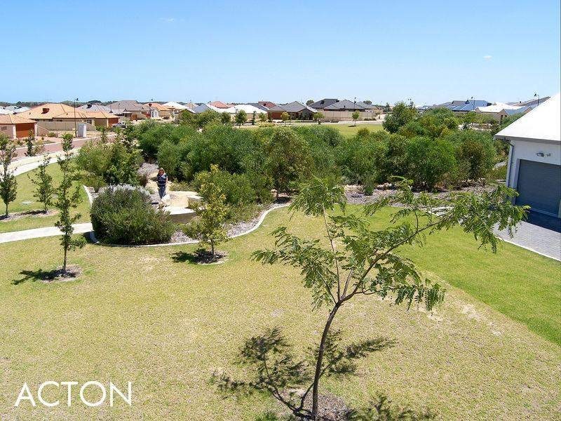 3 Rayner Promenade, Lakelands WA 6180