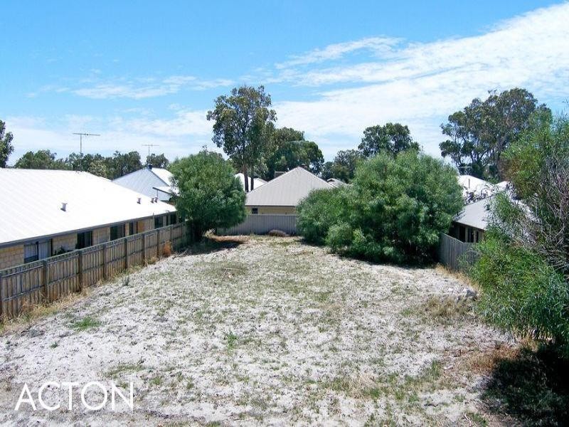 18 Chatsworth Drive, Erskine WA 6210