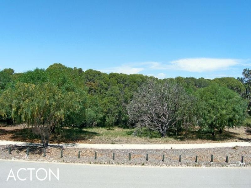 18 Chatsworth Drive, Erskine WA 6210