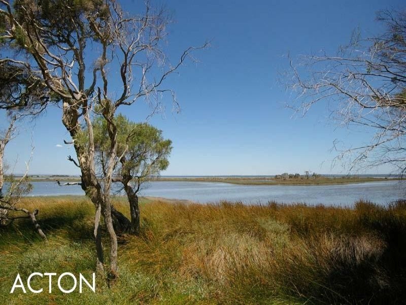 18 Chatsworth Drive, Erskine WA 6210