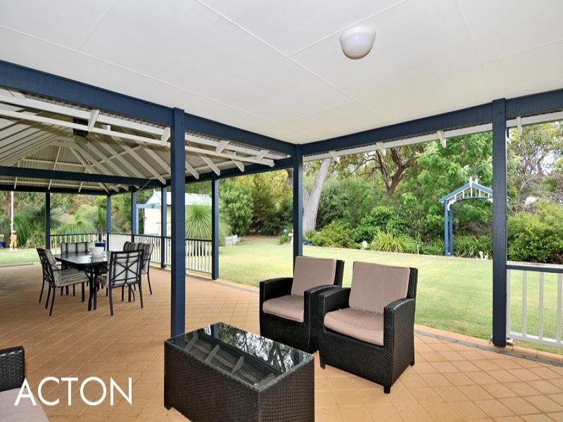 32 Nutbush Avenue, Falcon WA 6210